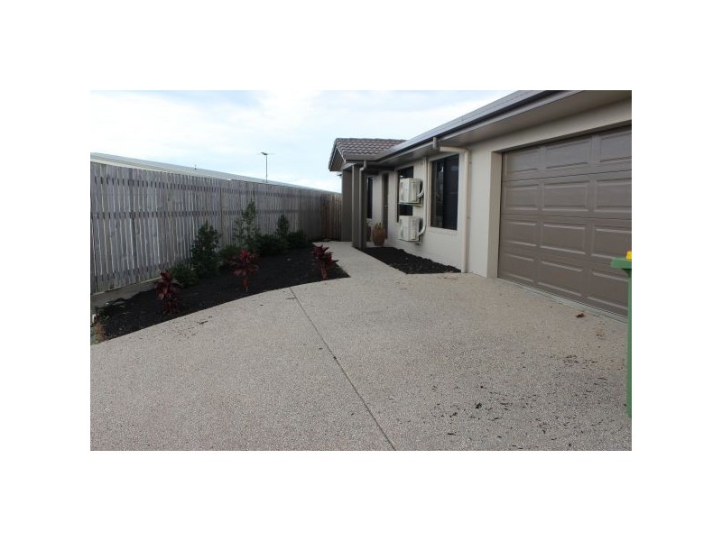 15 Highcrest Court, Bucasia QLD 4750