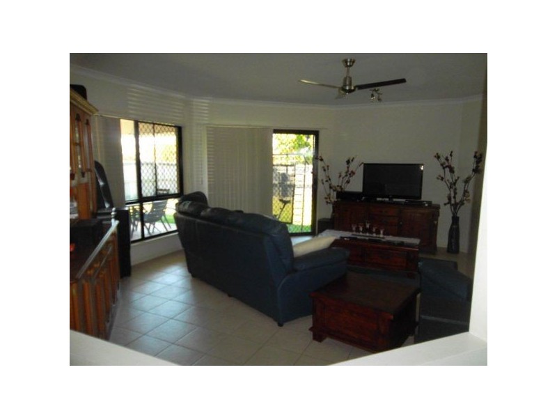 25 Pembroke  Cr., Sippy Downs QLD 4556