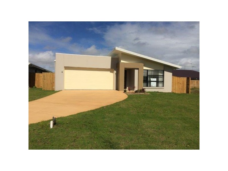 17 Henley Close, Blacks Beach QLD 4740