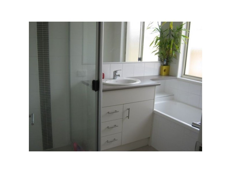 4 Rollins Street, Sippy Downs QLD 4556