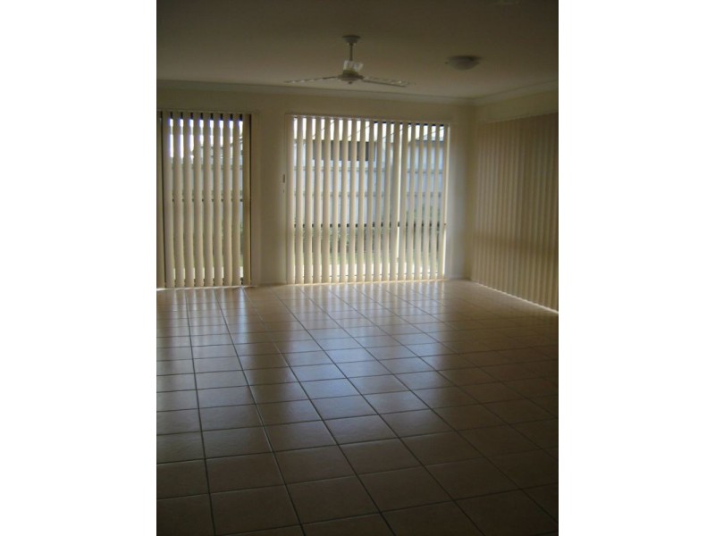 8 Burke Close, Sippy Downs QLD 4556