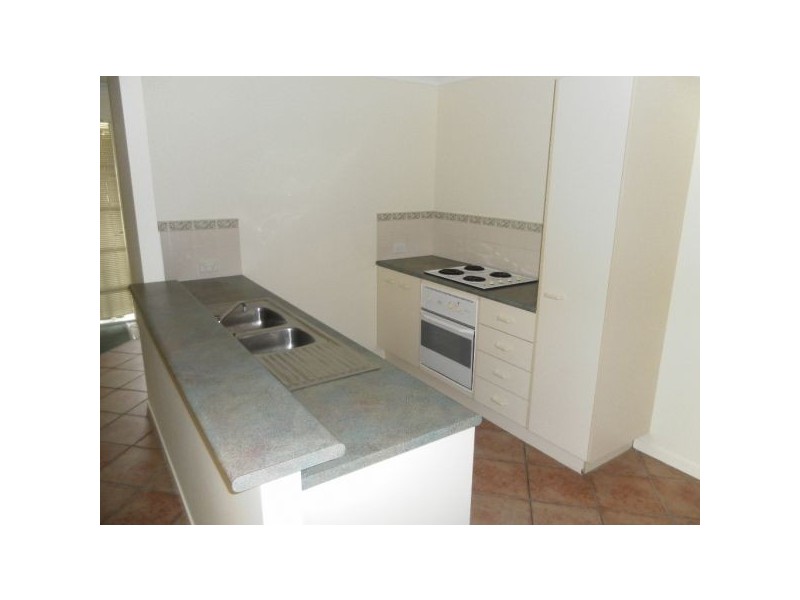 8 Oxford Close, Sippy Downs QLD 4556