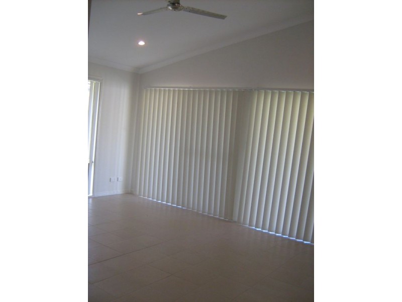 4 Rollins St, Sippy Downs QLD 4556