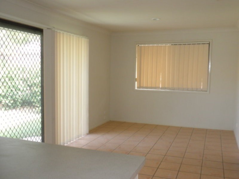 4 Applegum Street, Noosaville QLD 4566