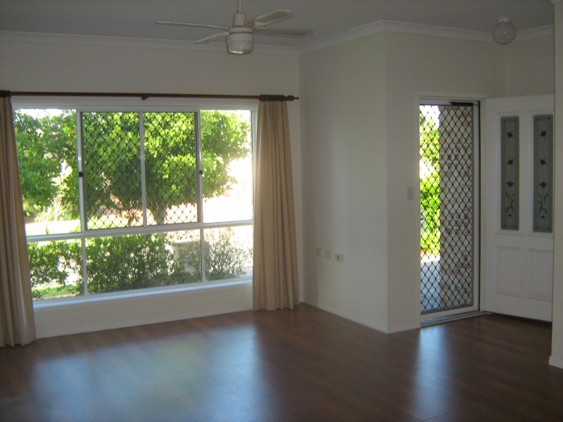 Unit 2, 17 Sweetbrush Place, Mountain Creek QLD 4557