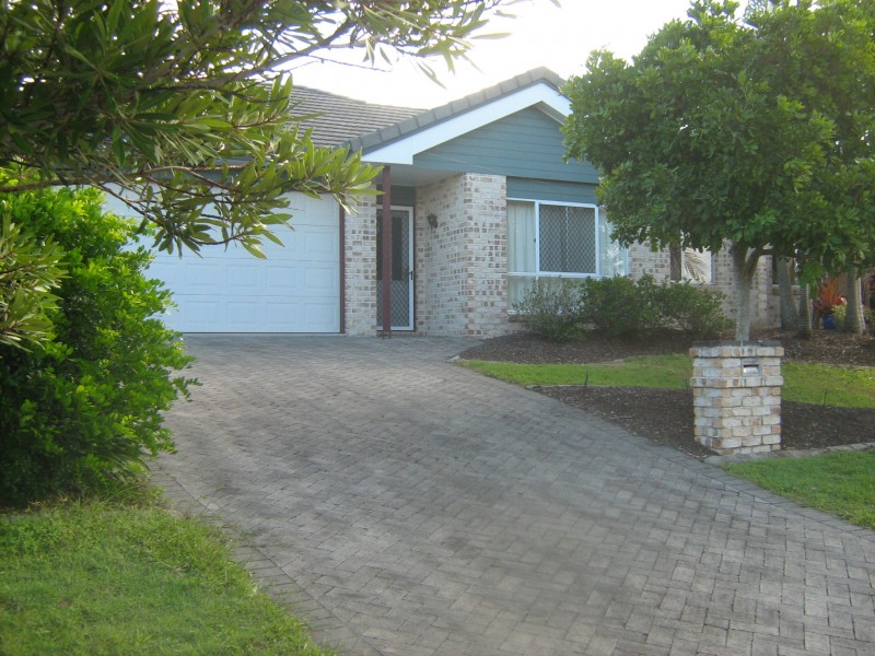 Unit 2, 17 Sweetbrush Place, Mountain Creek QLD 4557