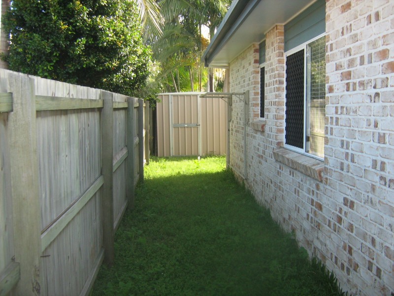 Unit 2, 17 Sweetbrush Place, Mountain Creek QLD 4557