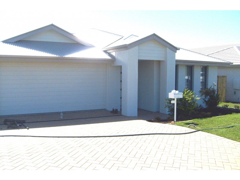 11 Pumicestone Way, Mountain Creek QLD 4557