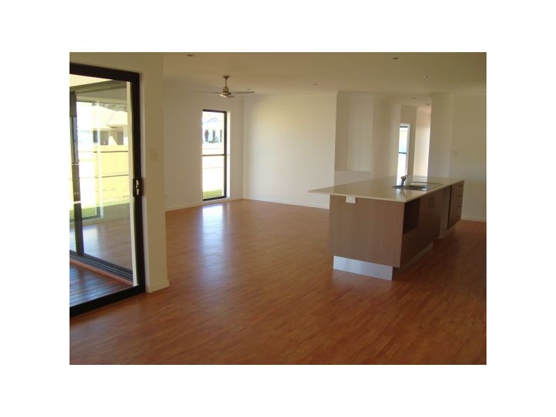 16 CHESTWOOD, Sippy Downs QLD 4556