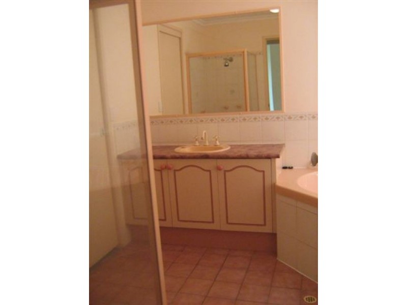 32 Oxford Close, Sippy Downs QLD 4556
