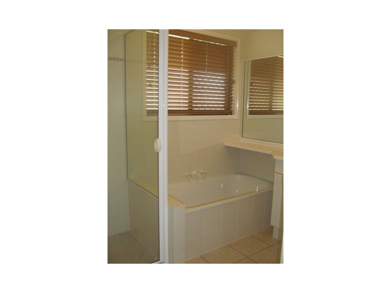 4 Windermere Way, Sippy Downs QLD 4556