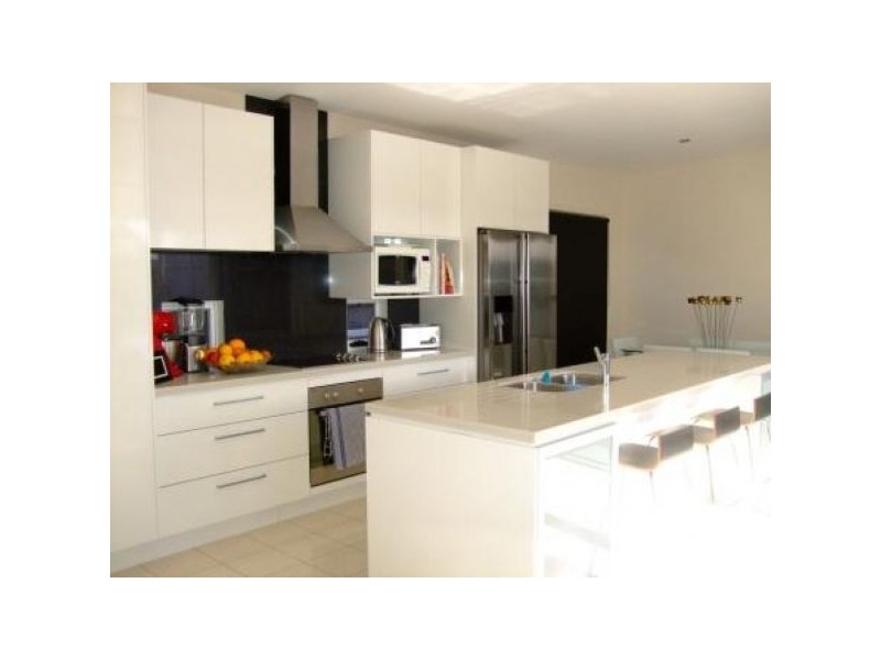 25 Kurrimine Crescent, Mountain Creek QLD 4557