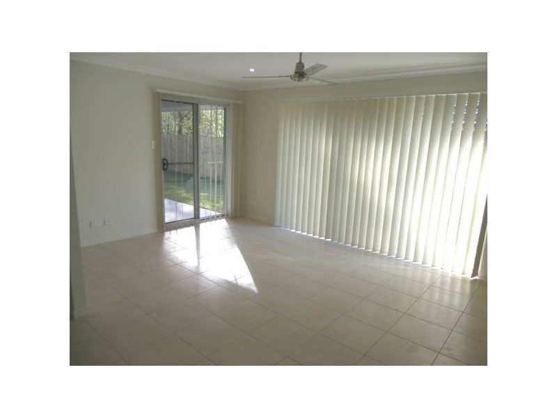 17 Cumberland Crescent, Meridan Plains QLD 4551