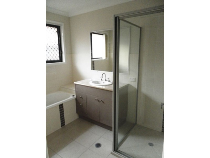 4 Silvereye Street, Sippy Downs QLD 4556