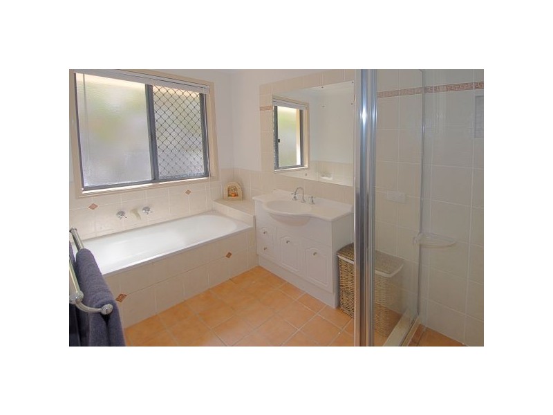 3 Valley View Court, Little Mountain QLD 4551