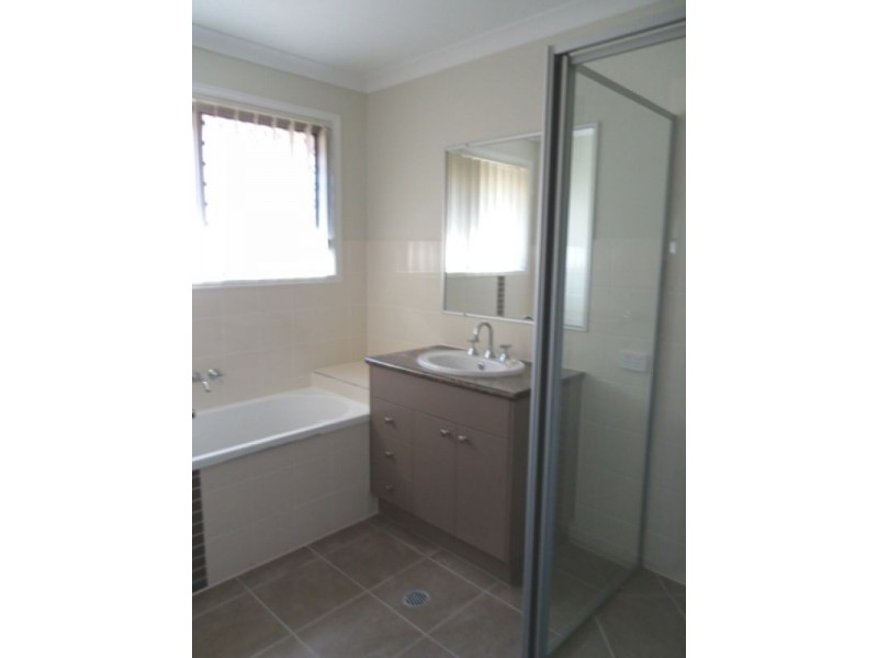 64 Chestwood  Cresent, Sippy Downs QLD 4556