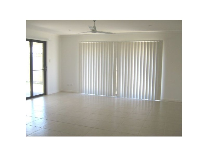 8 Tolman St, Sippy Downs QLD 4556