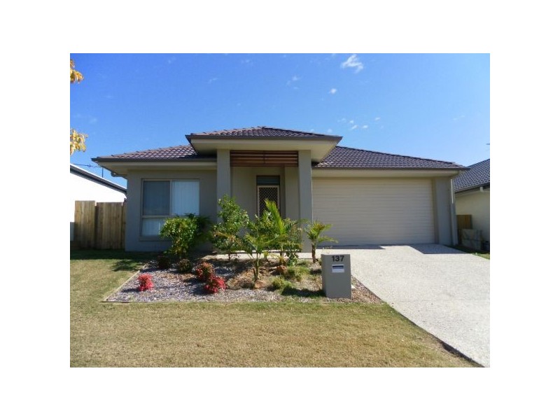 137 Mackintosh Drive, North Lakes QLD 4509