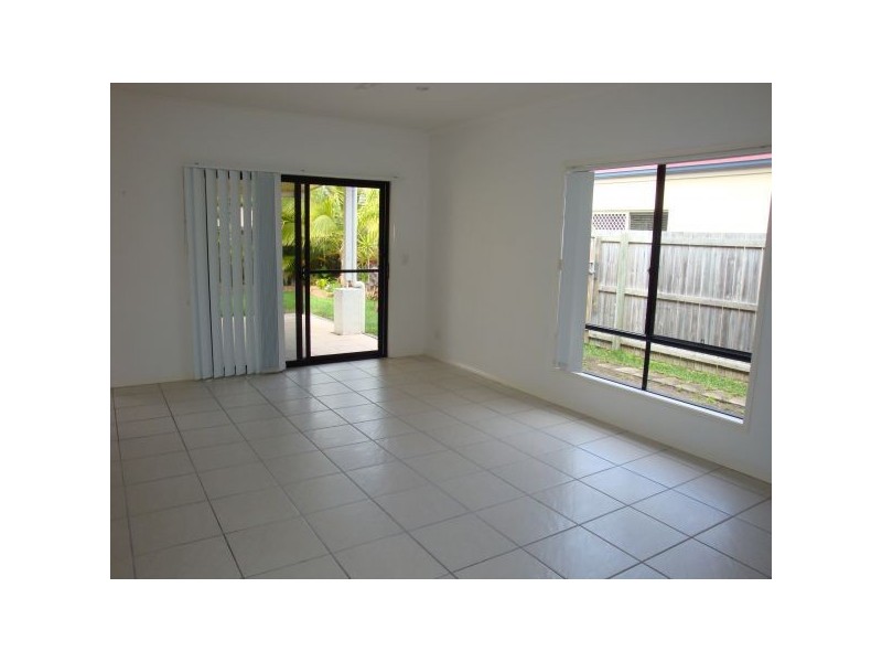1 Moreton St, Sippy Downs QLD 4556