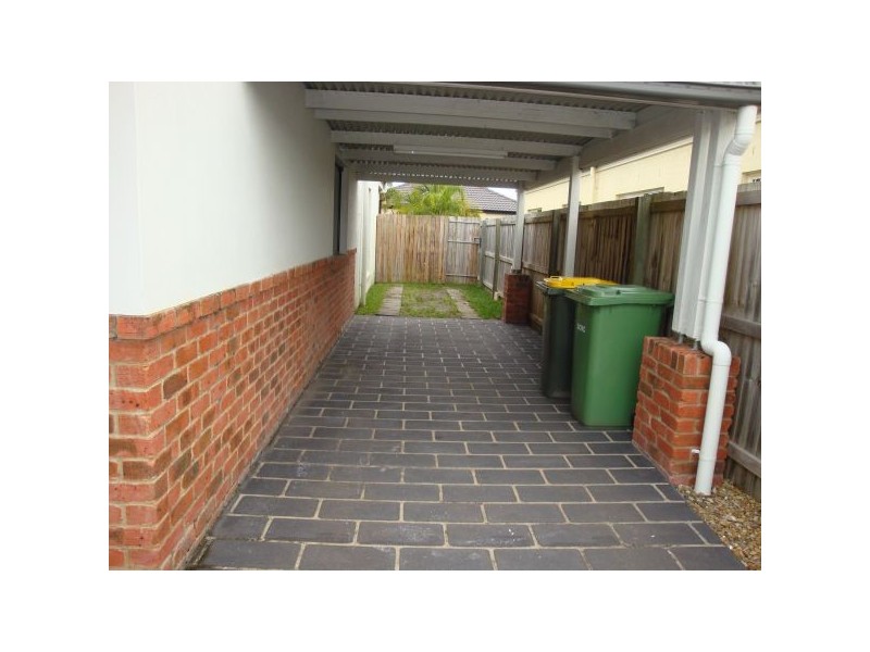 1 Moreton St, Sippy Downs QLD 4556