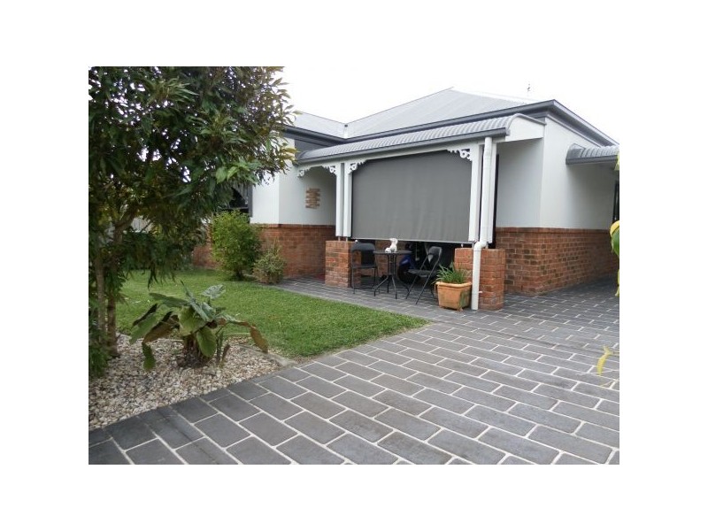 1 Moreton St, Sippy Downs QLD 4556