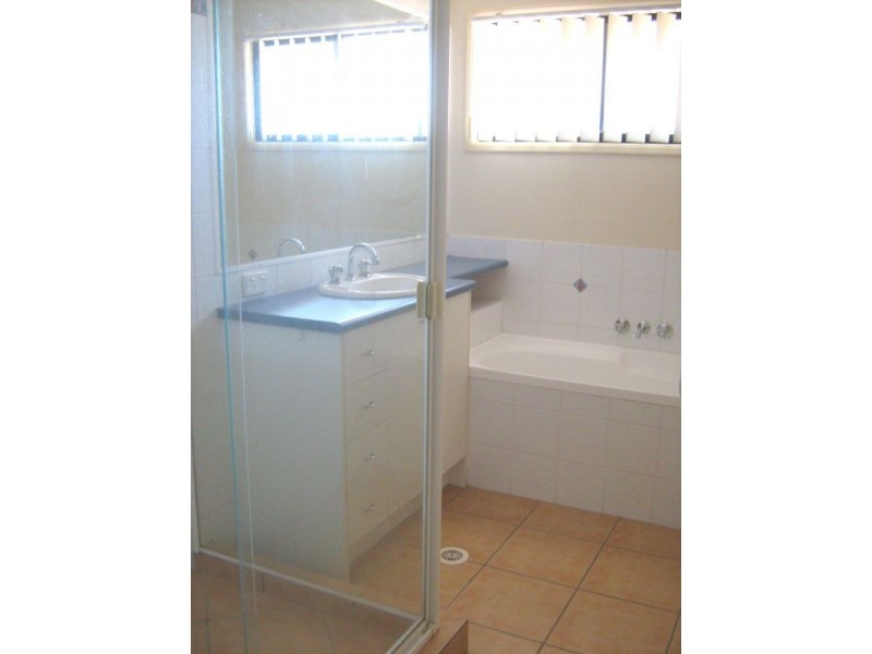 35 Albany St, Sippy Downs QLD 4556