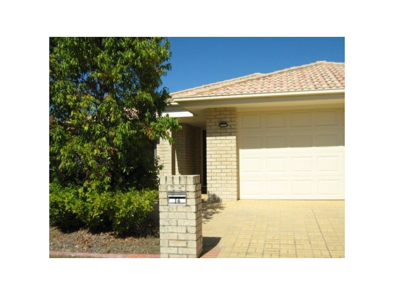 14 Trinity Cres, Sippy Downs QLD 4556
