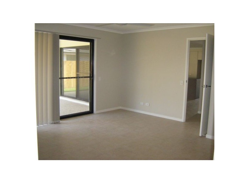 37 Chestwood  Cresent, Sippy Downs QLD 4556