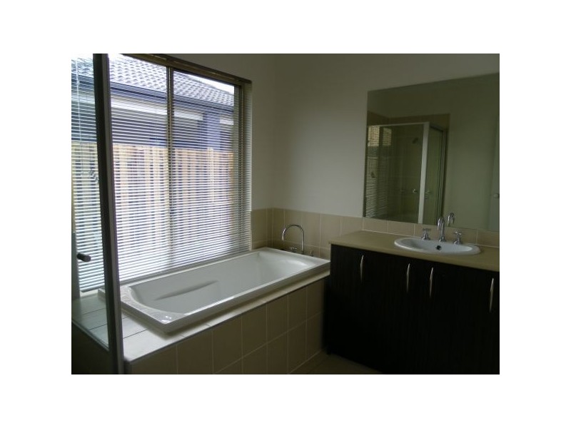 33 Red Cedar St, Sippy Downs QLD 4556