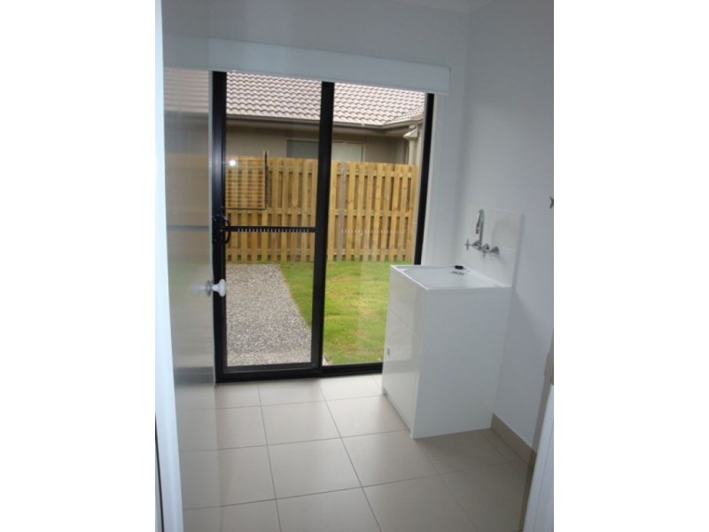 31 Red Cedar St, Sippy Downs QLD 4556