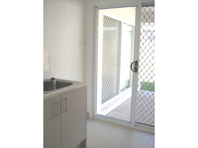 8 Silvereye St, Sippy Downs QLD 4556