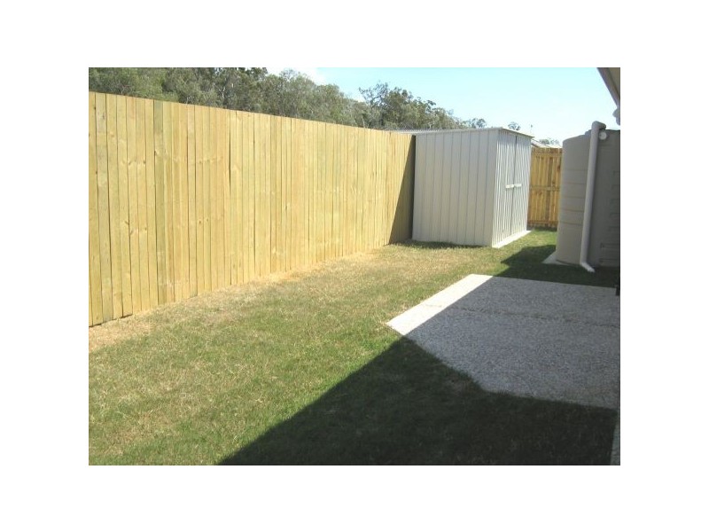 8 Silvereye St, Sippy Downs QLD 4556