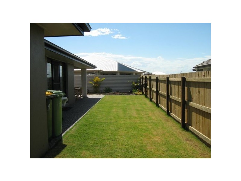 13  Rollins St, Sippy Downs QLD 4556
