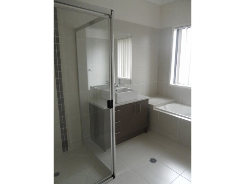 5 Red Cedar St, Sippy Downs QLD 4556