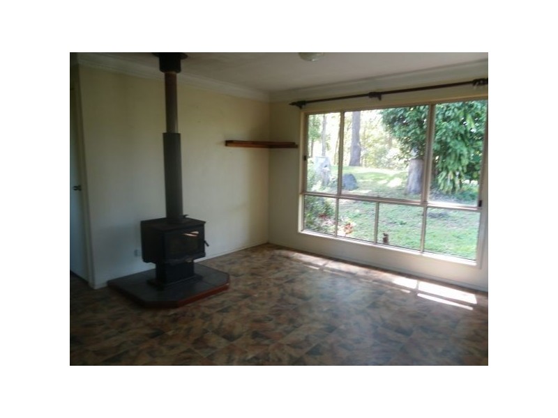 8 Ratcliffe Road, Mooloolah Valley QLD 4553