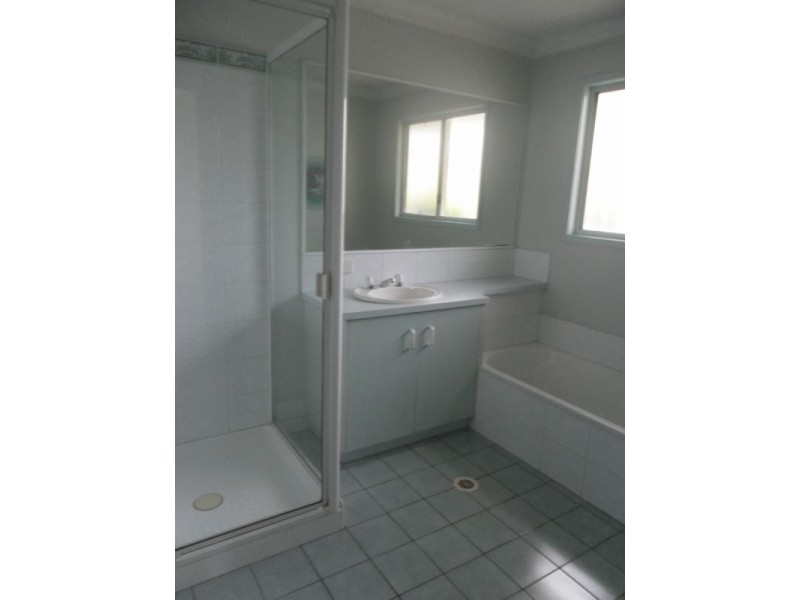 8 Ratcliffe Road, Mooloolah Valley QLD 4553