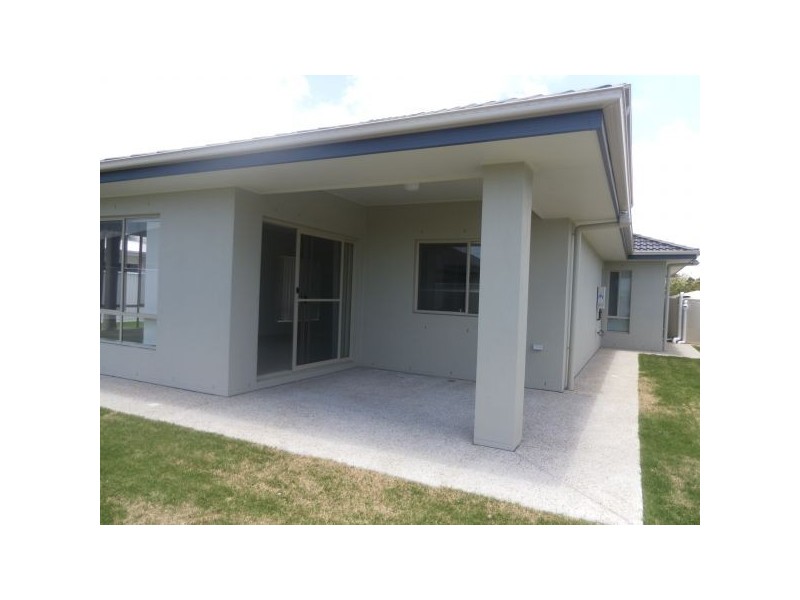 100 Tweddell Drive, Pelican Waters QLD 4551