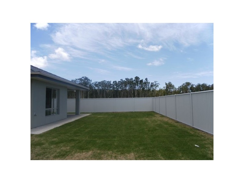 100 Tweddell Drive, Pelican Waters QLD 4551