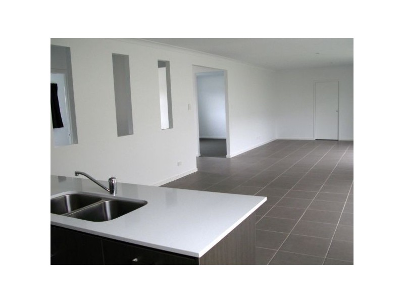 2 Forest Grove Cres, Sippy Downs QLD 4556