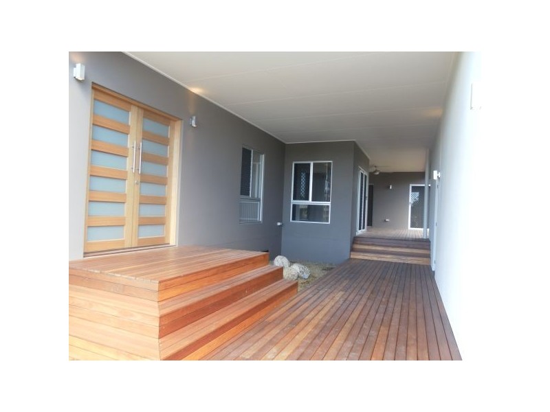41 Lark Circuit, Mountain Creek QLD 4557