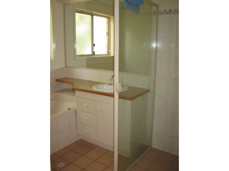 6 Oxford St, Sippy Downs QLD 4556