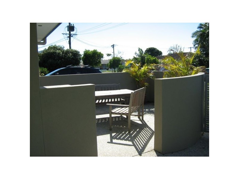 15 Ilaroo St, Warana QLD 4575