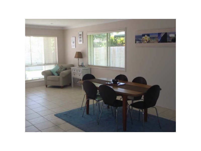 15 Ilaroo St, Warana QLD 4575