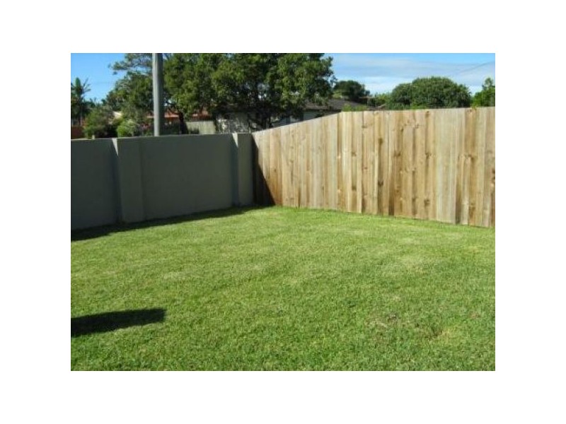 15 Ilaroo St, Warana QLD 4575