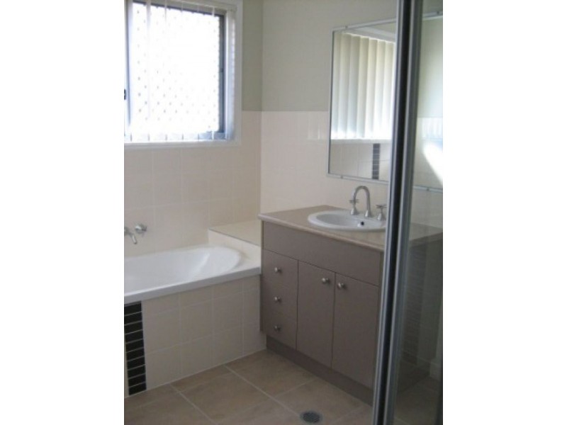 12 Silvereye St, Sippy Downs QLD 4556