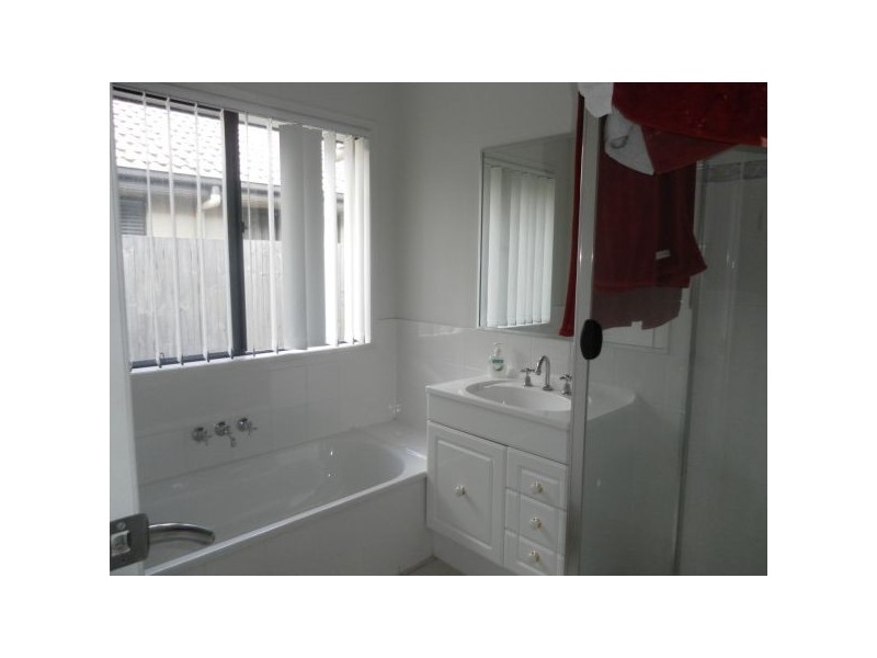 13 Bateman St, Sippy Downs QLD 4556