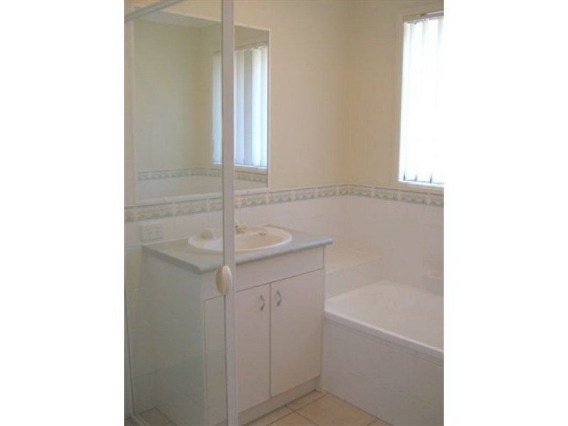 4 Oakdale Drive, Sippy Downs QLD 4556