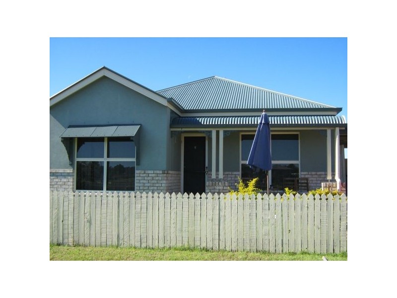 9 Moreton St, Sippy Downs QLD 4556