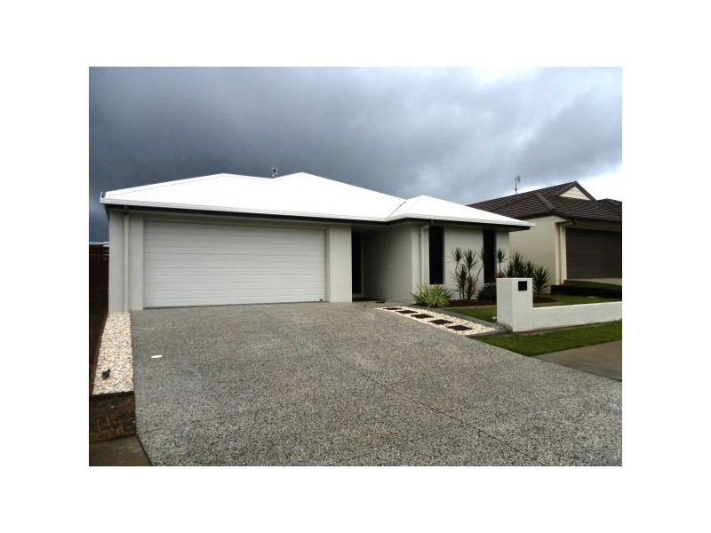 11 Myrtus St, Mountain Creek QLD 4557