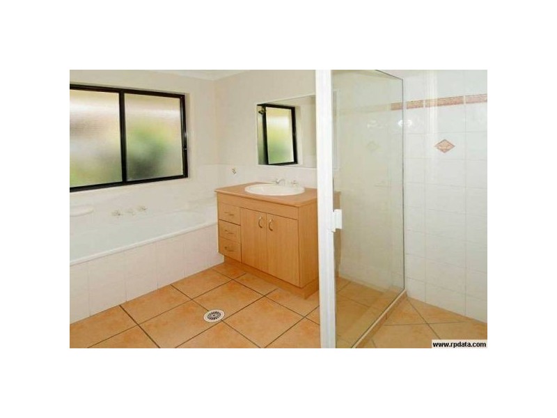 9 LINACRE STREET, Sippy Downs QLD 4556